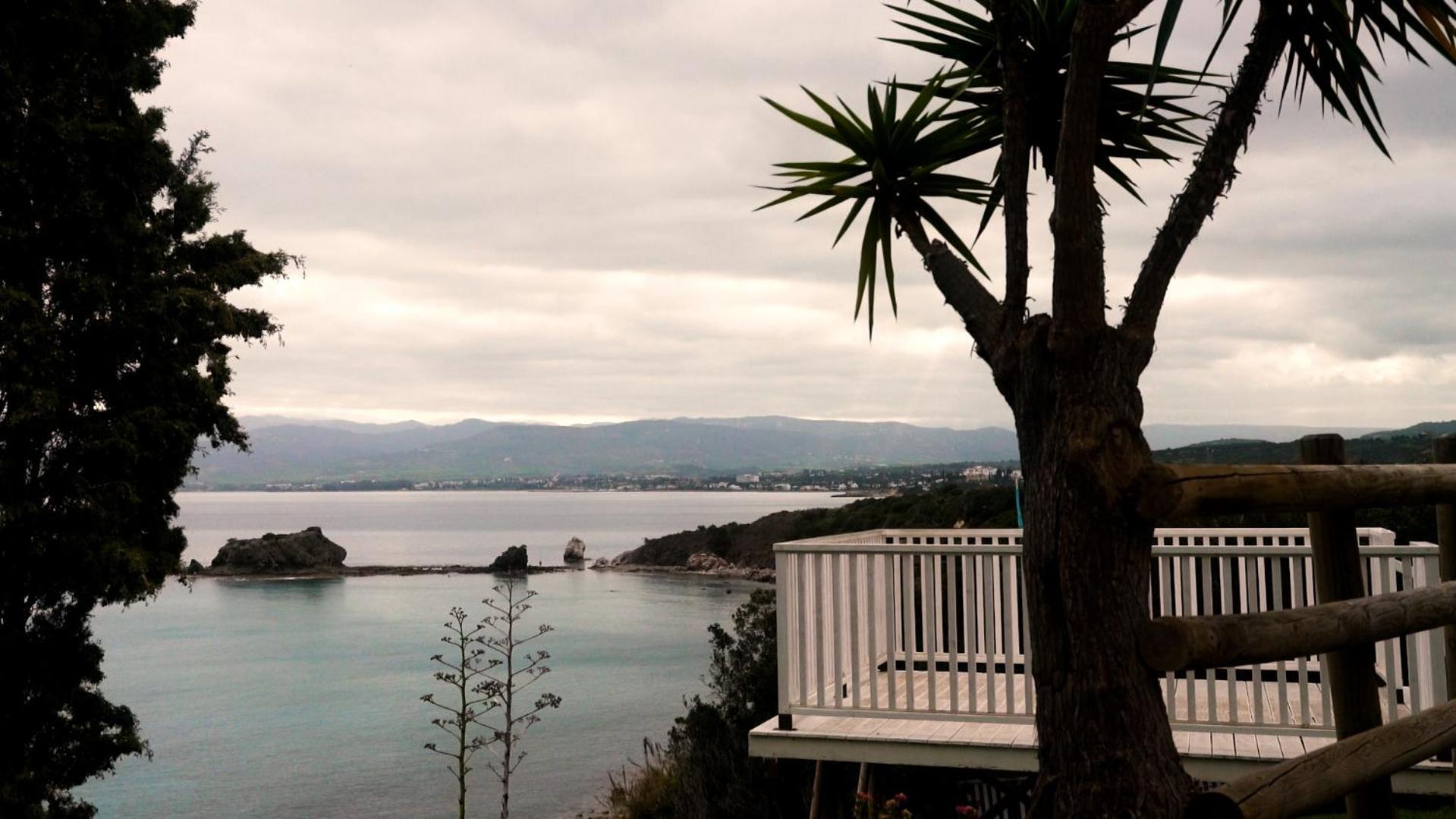 Apartment Path Beachfront Lachi